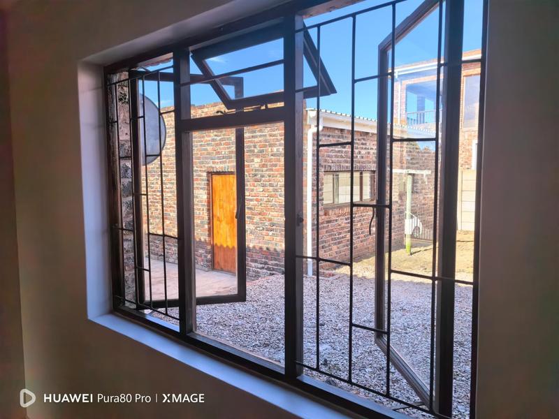 To Let 2 Bedroom Property for Rent in Heiderand Western Cape